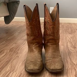 Cody James tan cowboy boots, men’s size 8.5